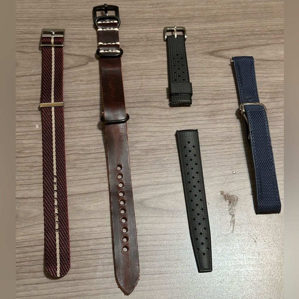 Lot of 4 watch bands- 20 mm